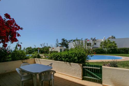 FLH Olhos D' Água Apartment with Pool