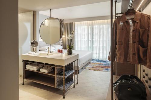 Hyatt Centric Malta — Property building
