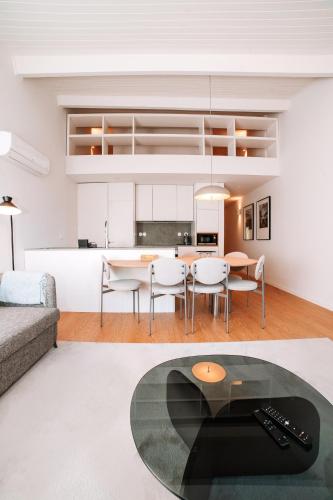 Micah's Biscainhos Apartment by Quantique
