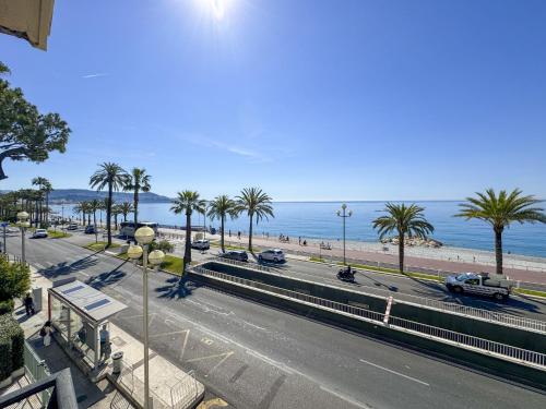 Elegant Sea Front Residence Nice