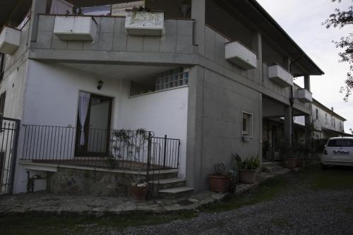 Το κτήριο όπου στεγάζεται  το κατάλυμα σε φάρμα