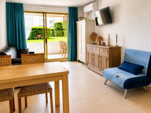 Port Fréjus Prestige Plage Piscine et Spa