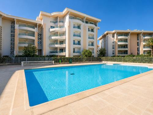 Port Fréjus Prestige Plage Piscine et Spa