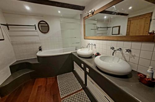 Chambre paisible avec jardin