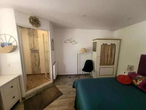 Chambre paisible avec jardin