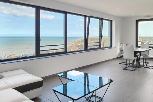a living room with a view of the ocean at AL 4 - Horizon Marin in Ault