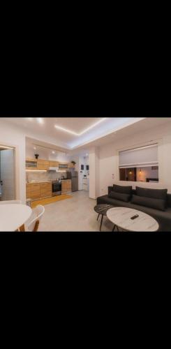 Calmio Athens 3