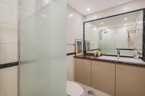 Ocean View Apartment with Pool and Private Balcony