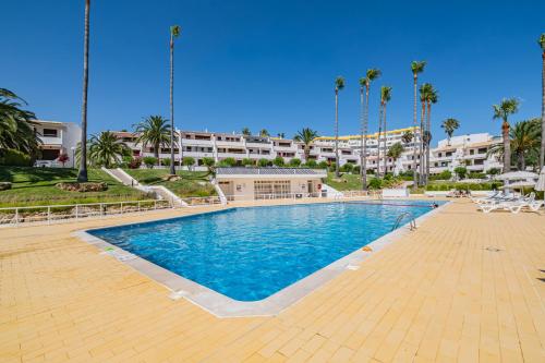 Ocean View Apartment with Pool and Private Balcony