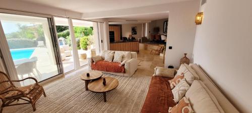 Villa 4P with private pool near the sea