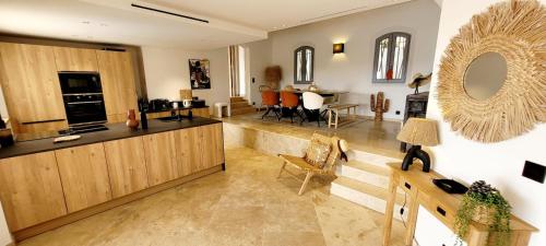 Villa 4P with private pool near the sea