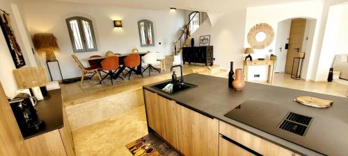 Villa 4P with private pool near the sea