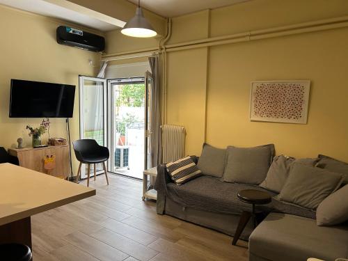 A cozy, 46 sqm flat three minutes from the sea