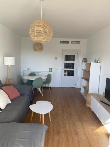 Apartamento con piscina y terraza en Arenal Golf
