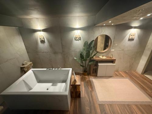 Roma Mia Home & Spa