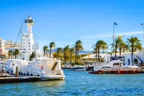 appartement avec terasse et 100m de la plage Empuriabrava