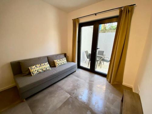 Newly renovated apartment next to marina
