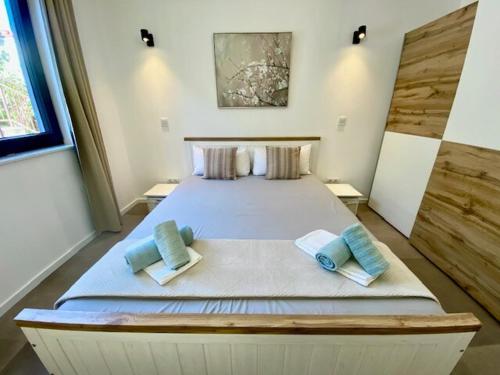 Newly renovated apartment next to marina