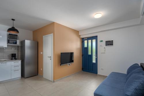 Seaview Pool House Mytilus - Happy Rentals