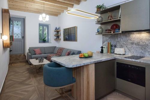 Exclusive Syntagma & Plaka 2BD Townhouse