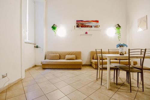 Maio House