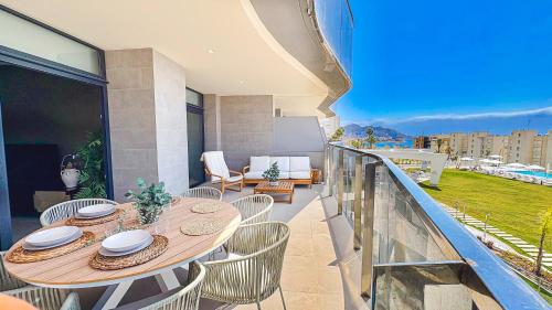 TM Sunset Sailors I by Terreta Rentals