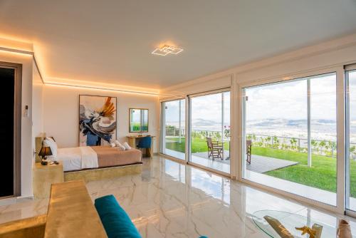 Private Suite with Panoramic Athens View
