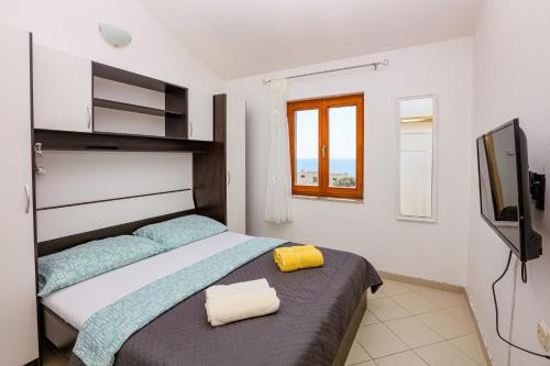 Apartments with parking space Zecevo Rtic, Rogoznica - 25680