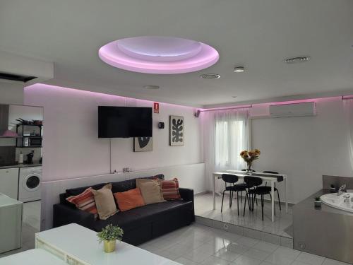 Exclusive studio next to Gran Vía with a jacuzzi