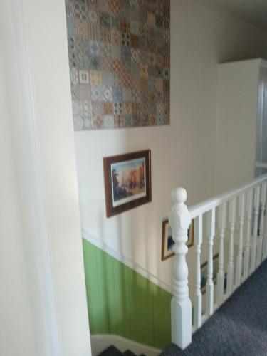 Quirky large Victorian house with private parking photo 16