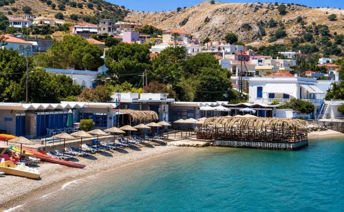 Παλιό αρχοντικό στο Γενοβέζικο Κάστρο με βεράντα