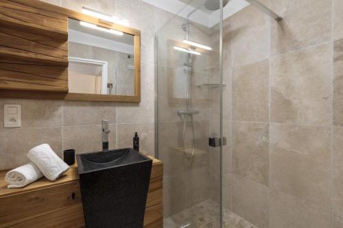 Makalu 2 - by Care Concierge