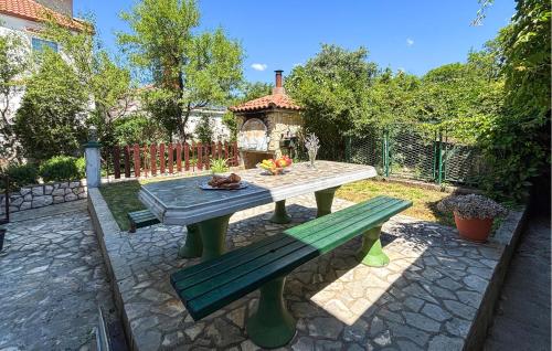 3 Bedroom Awesome Apartment In Novi Vinodolski