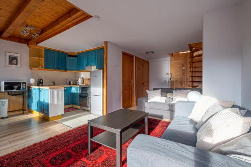 Nice 55 M With Balconies And Mont Blanc View