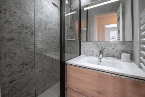 Bright apartment for 7 people in Les Deux Alpes