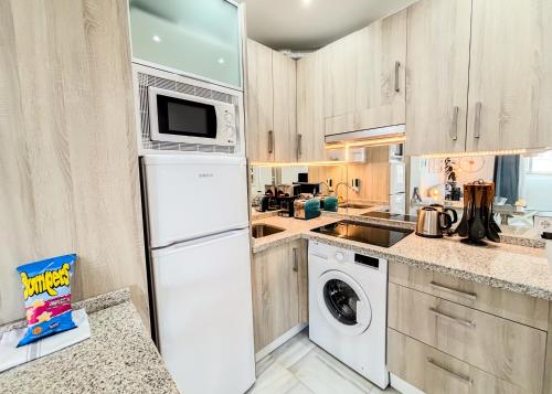 Skol 438 Super One-bedroom Apartment with Sea Views