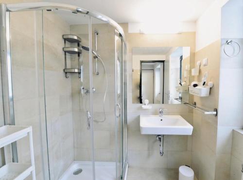 Charming Attic Apartment near Messe Wien and Center