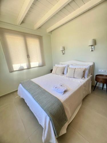 Giường trong phòng chung tại The Nightingale House