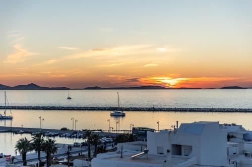 Despina Rooms Castle Area 300m from the port