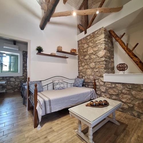 Alekos Cozy Stone 2BR Home Karya Center