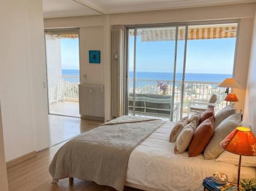 Ocean View Cannes 2-Bed Apt with Pool and Terrace