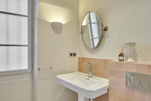 Sublim new triplex on Place des Vosges