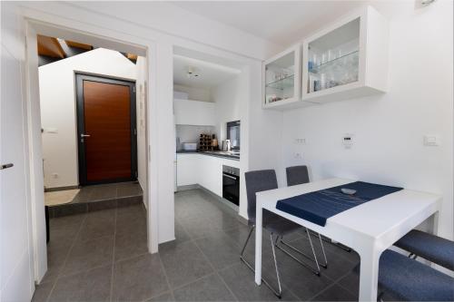 Apartment Maestral