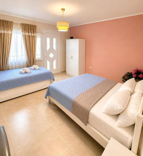 Llit o llits en una habitació de Amaya Pine Rooms