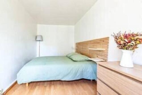 Canal Saint-Martin 10th Bright & Peaceful Apartment by MeyAgency
