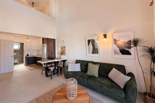 Stasi Apartment N3