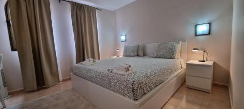 Bouganville - Apartment with Terrace & Shared Pool