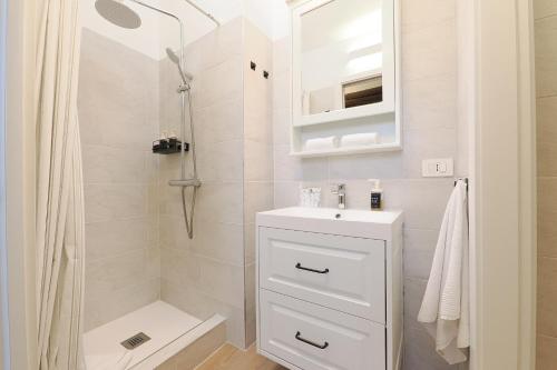 Contempora - Charming Mansarda - Porta Venezia & Buenos Aires