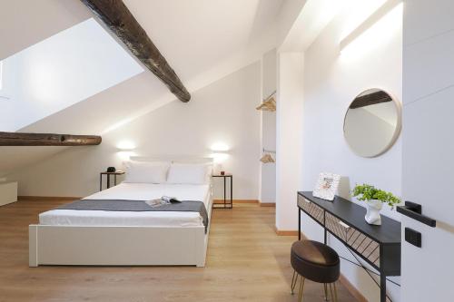 Contempora - Charming Mansarda - Porta Venezia & Buenos Aires