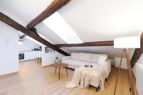 Contempora - Charming Mansarda - Porta Venezia & Buenos Aires